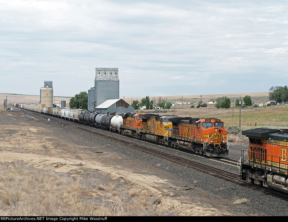 BNSF 5152